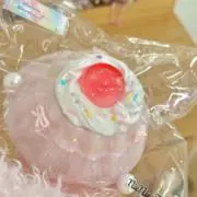 クリームパン6月末卒業中最終値下げの画像