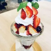 いちごパフェ プロフ確認お願いしますの画像