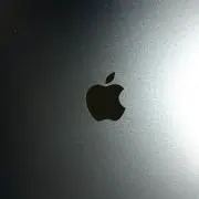 期間限定MacBook出品中