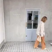 de.