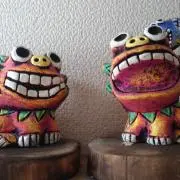 よー
