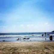 きぃ