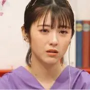 浜辺美波並