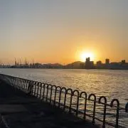 との画像