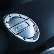 トモ