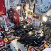ハーレー ピーナッツタンク 新品エイジング塗装 詳しくはプロフィール