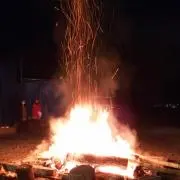 しろ