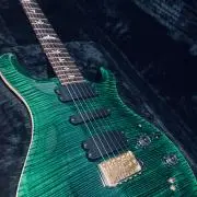 レッドの画像
