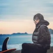 遥
