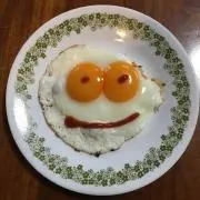 目玉焼男の画像
