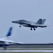 F-18の画像