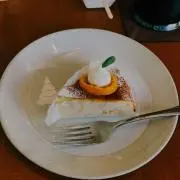 アイナの画像