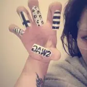 ╋━─