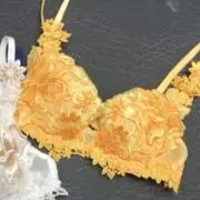 yuri引っ越しのため15日まで閉店