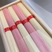 す