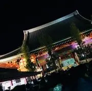きぃ
