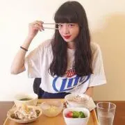 810