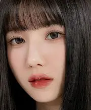 悠亜