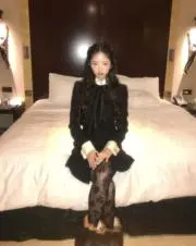 トム