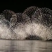 トム