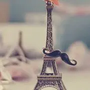 エッフェル塔の画像