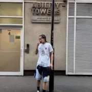 けー