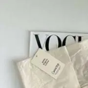 (._.)