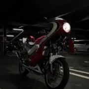 こう