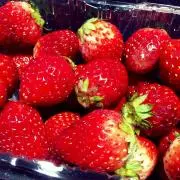 いちごパフェの画像