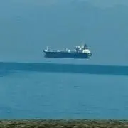 よー