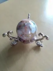 紫猫ストーンの画像