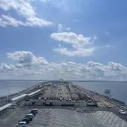 す
