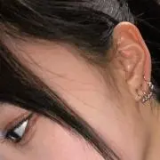 にだ