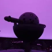 づ