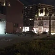 とも