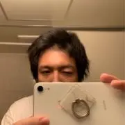 む