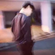 ててて