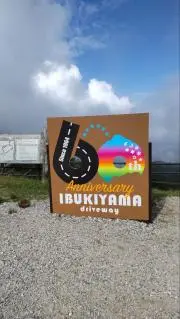 K K