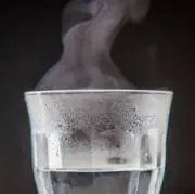 お湯の画像