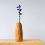 よん