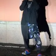 H - O 城