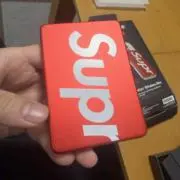 SUPREMEの画像