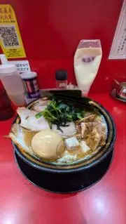 石と崖
