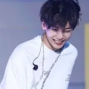 SEVENTEEN 一直娱 yzyジョンハン トレカ 6.0 - メルカリ