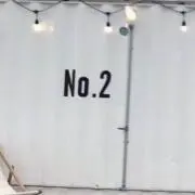 とも