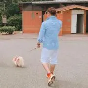 とも