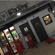 しみたつ