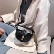 早い者勝ち!!】約2kgまとめ売り アクセサリー ネックレス 金銀カラー 